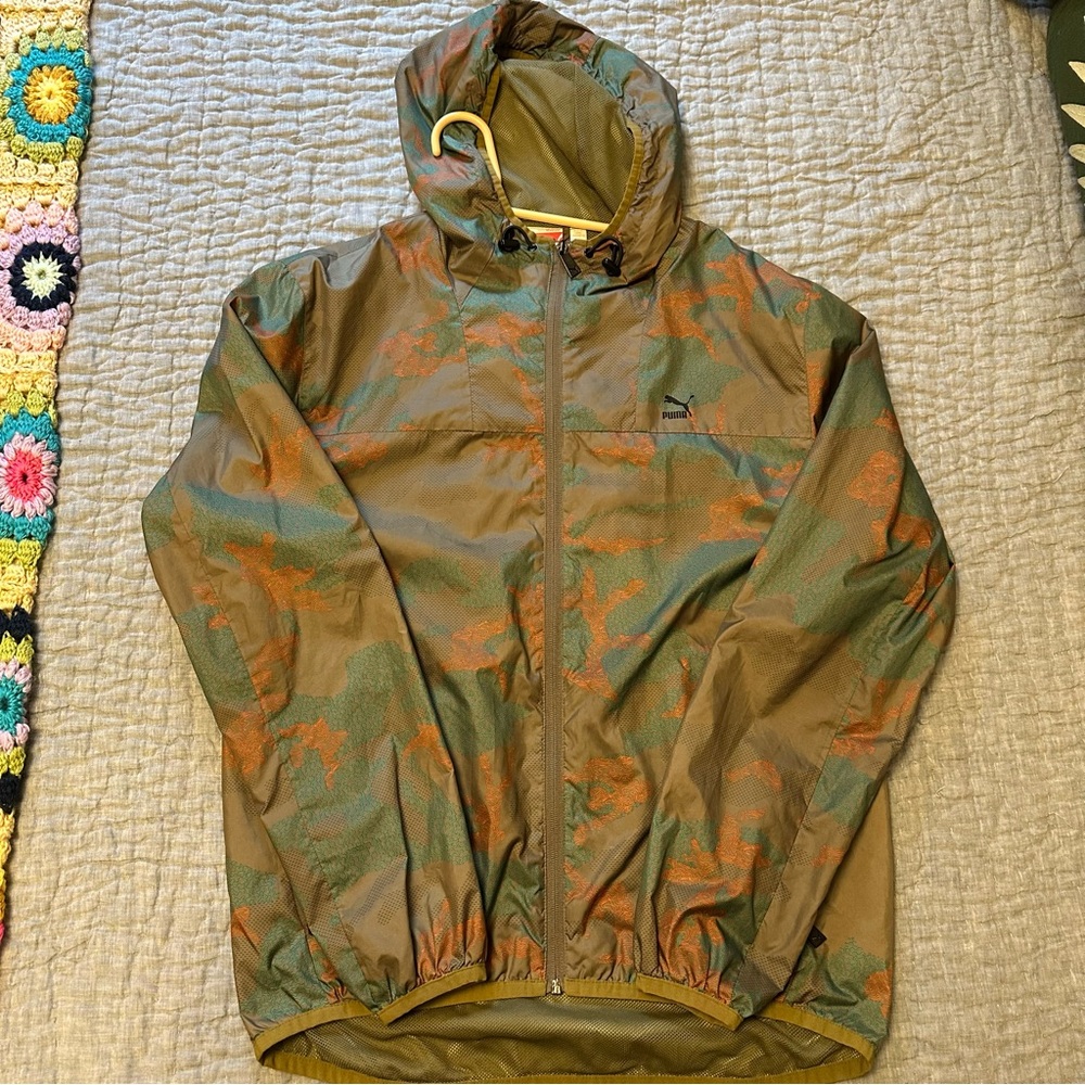 Men’s Puma Camouflage Hooded Windbreaker Size Medium